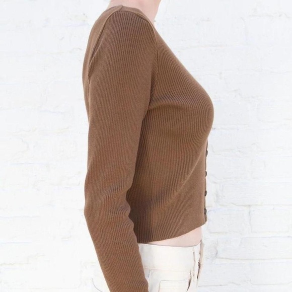 Brandy Melville Collin Long Sleeve Button Up Cardigan - Picture 4 of 4